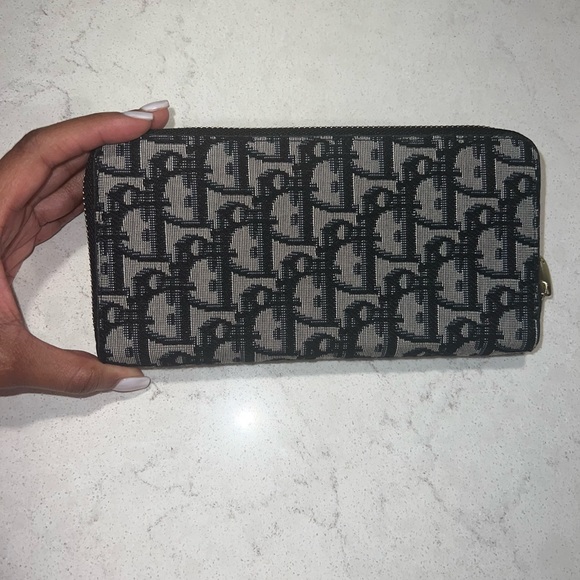 Dior Wallet - Picture 3 of 5